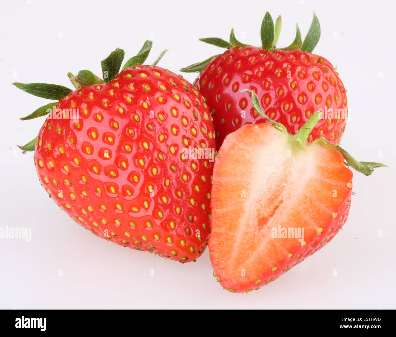 GRUPPE VON FRISCHEN ERDBEEREN Stockfoto