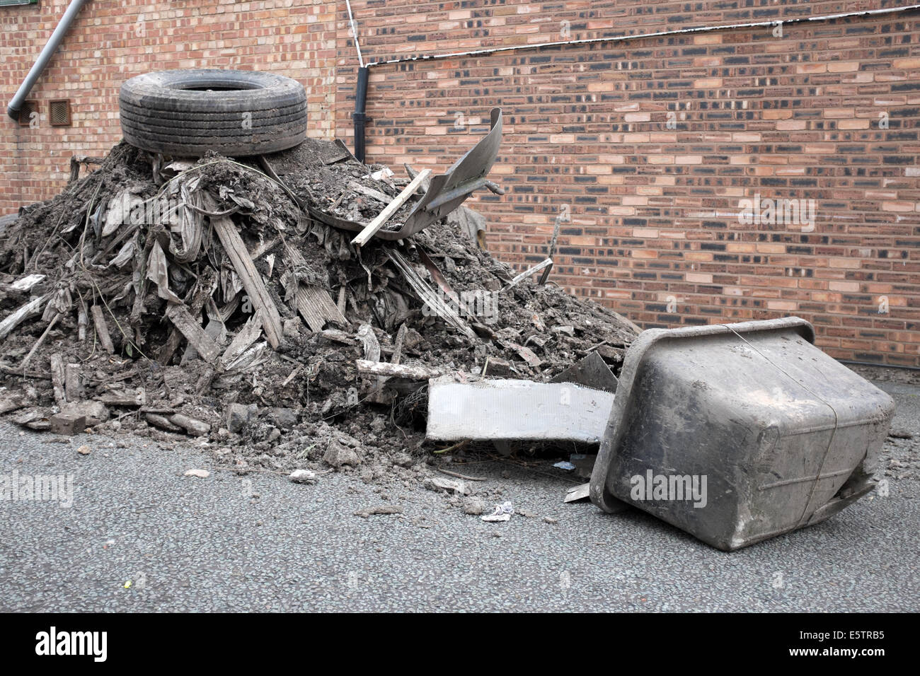 Fliegen, Kipp-Abfall Müll Dumping illegale Entsorgung Stockfoto