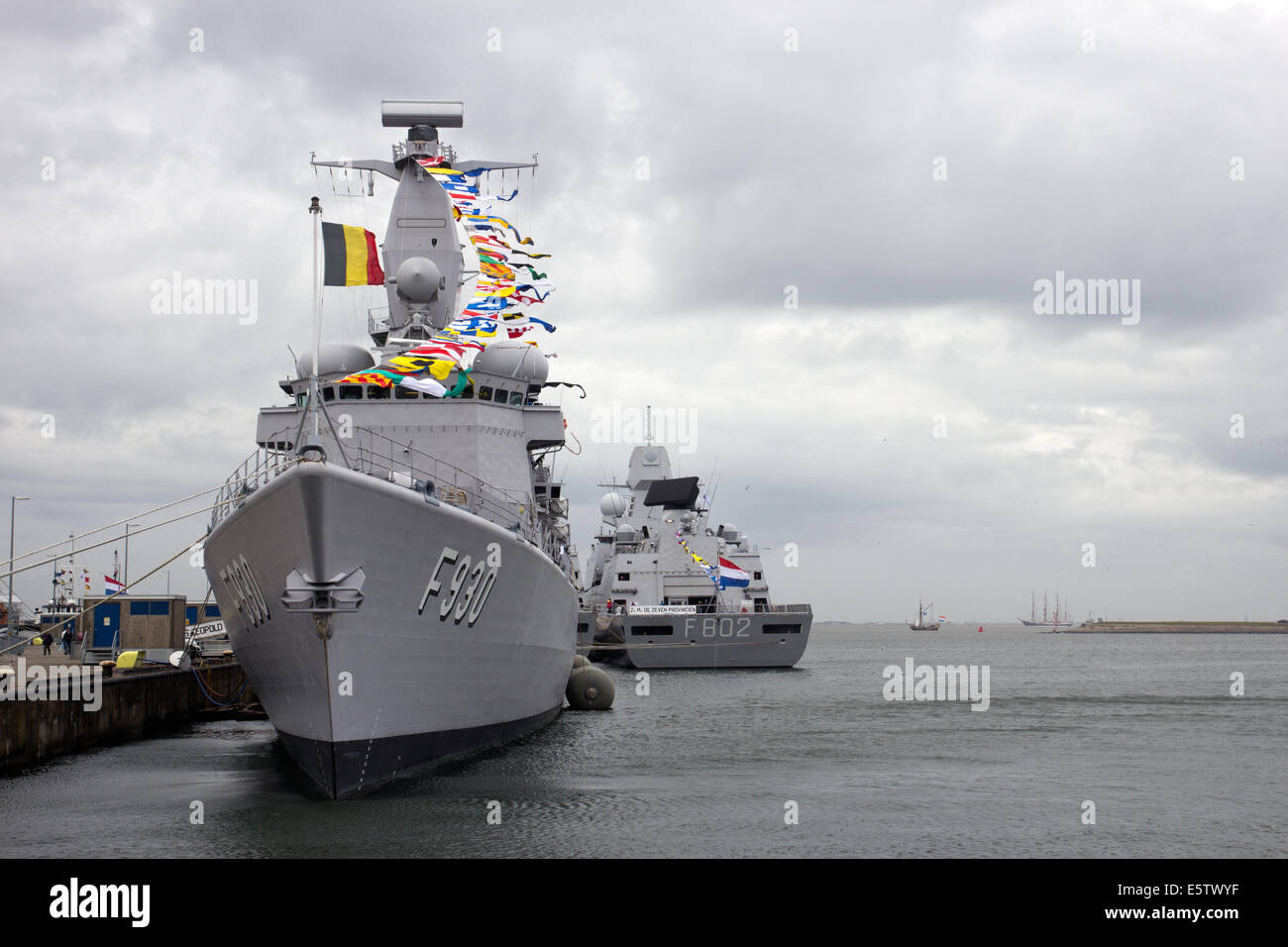 DEN HELDER, die Niederlande - 23.Juni: Belgische Fregatte F930 Leopold I während der niederländischen Marine Tage am 23. Juni 2013 in Den er Stockfoto