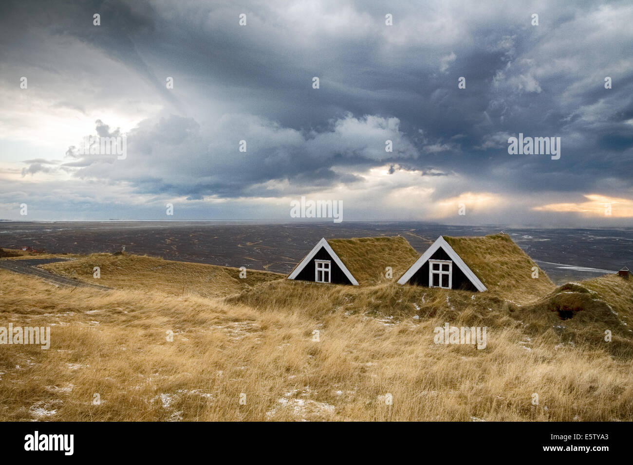 Island-typische Rasen-Häuser Stockfoto