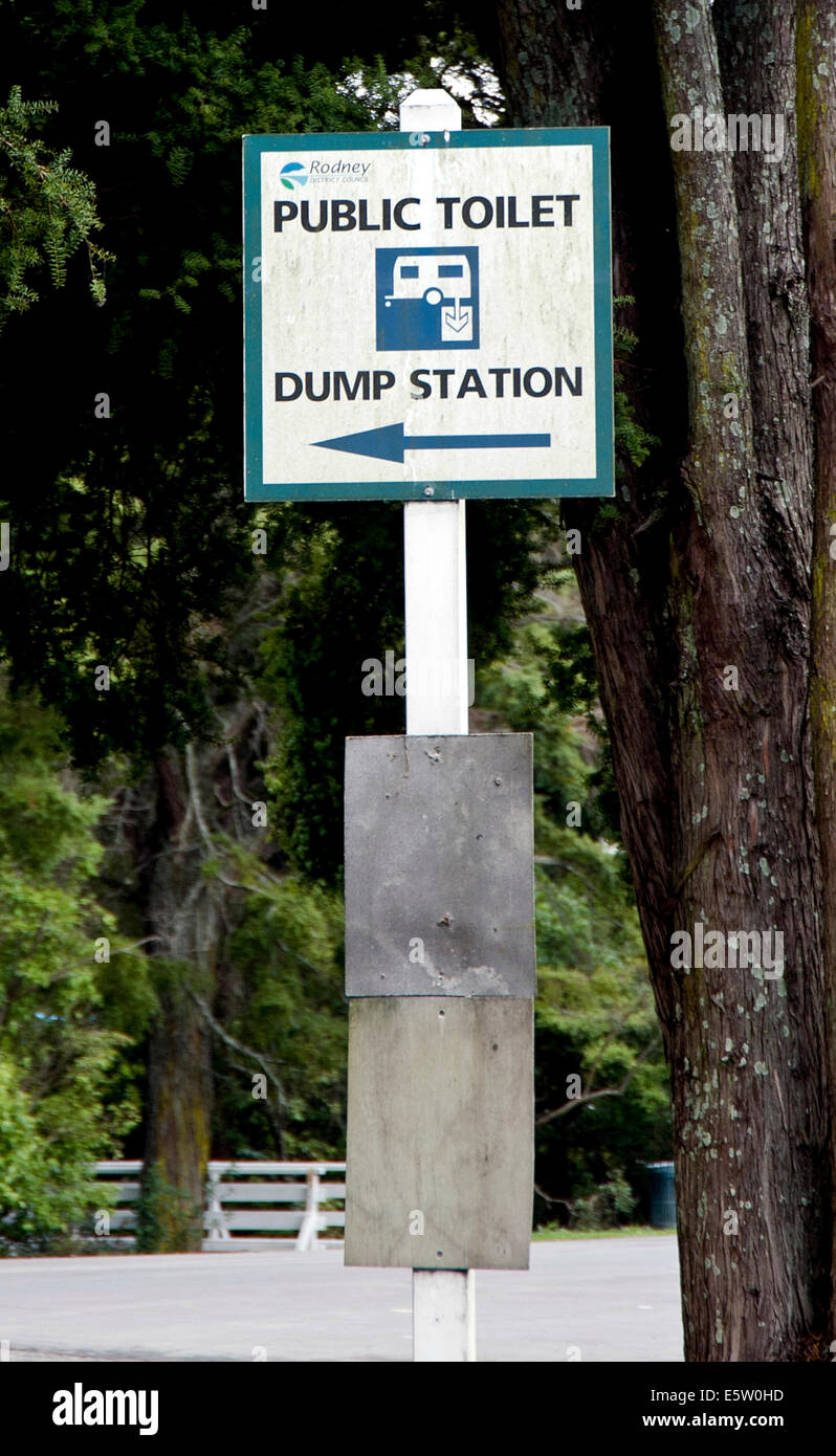 Öffentliche Toilette Schild, Neuseeland Stockfoto