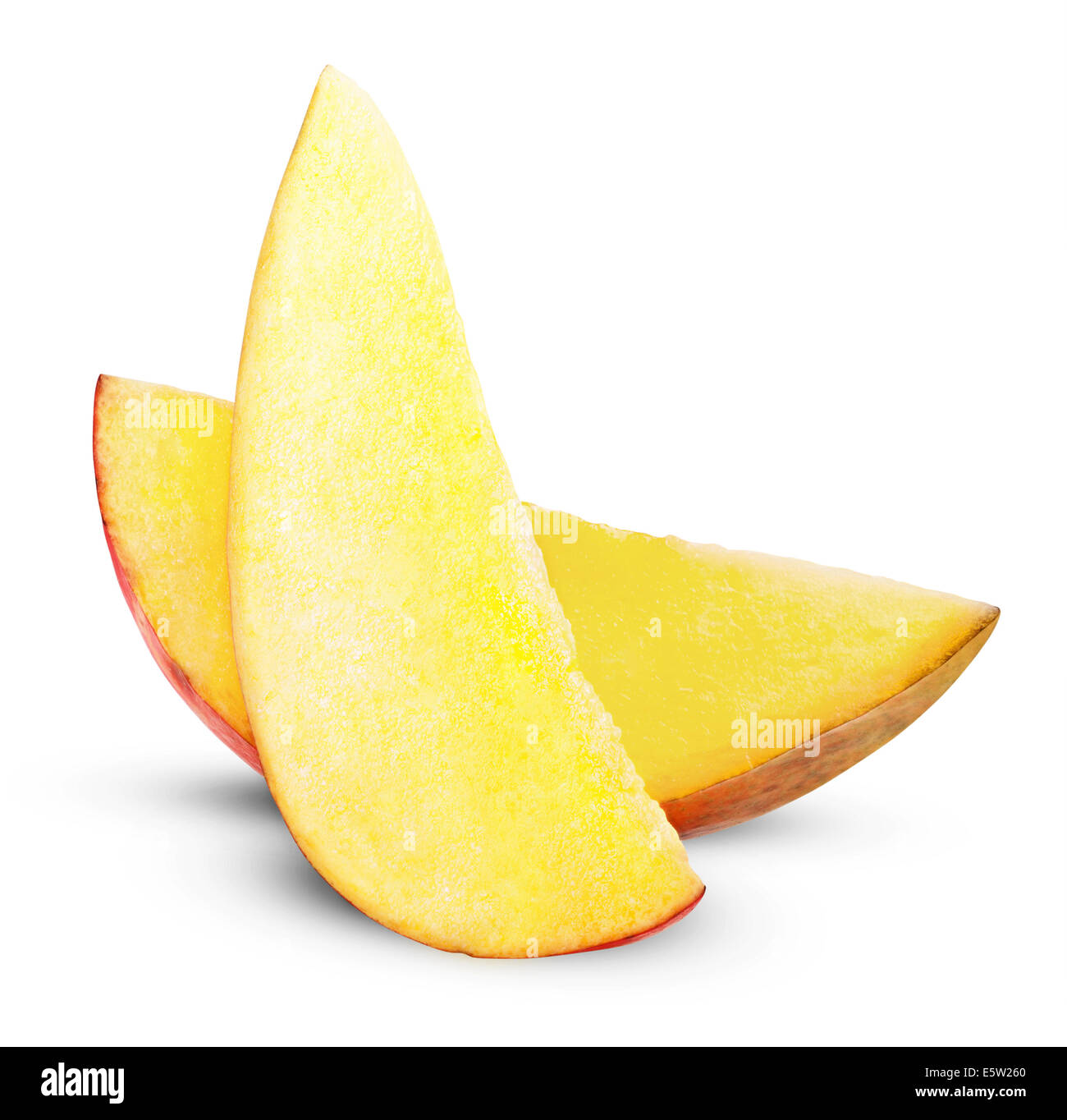Mango-Scheibe isoliert auf weißem Hintergrund. Clipping-Pfad Stockfoto