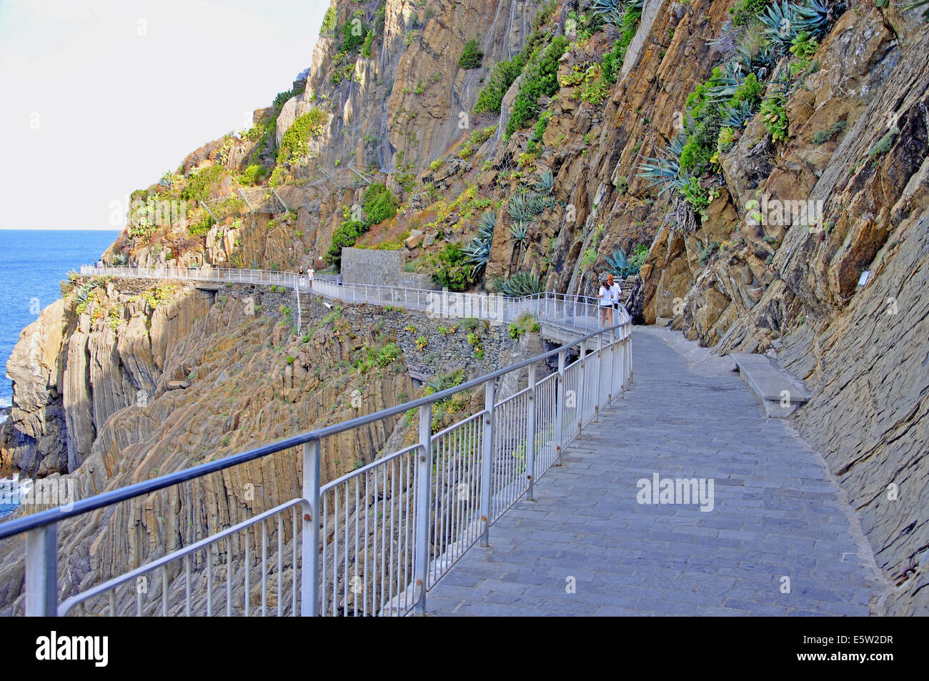 Jogger entlang der Cinque Terre Stockfoto