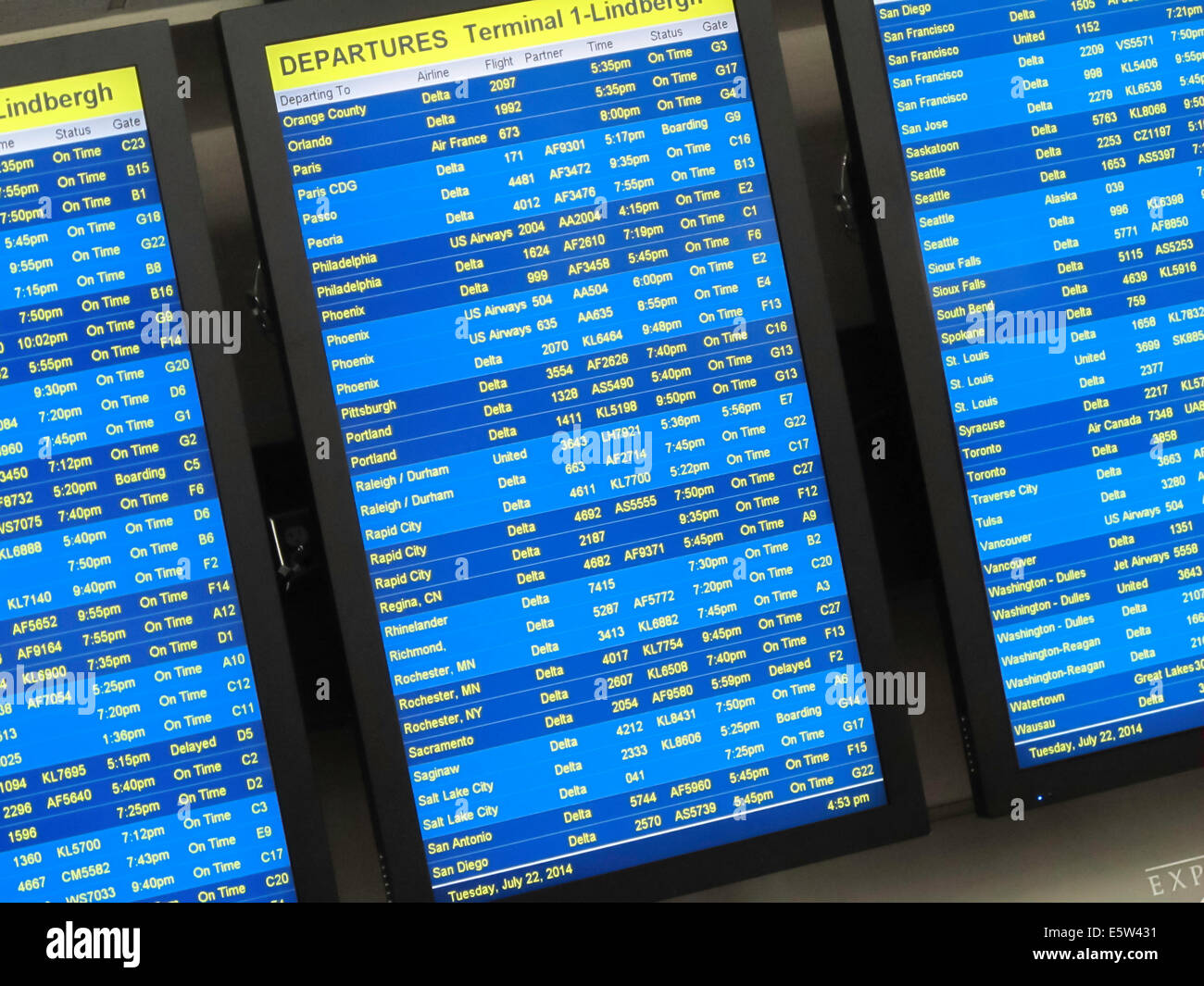 LED elektronische Flugvorführung Abfahrt, Minneapolis / St. Paul International Airport, USA Stockfoto