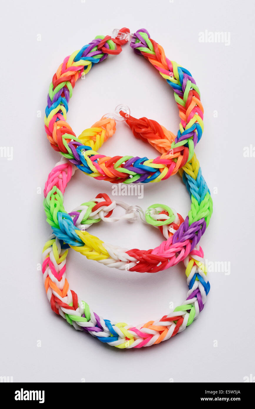 Drei bunte Loom Bands Armbänder Stockfoto