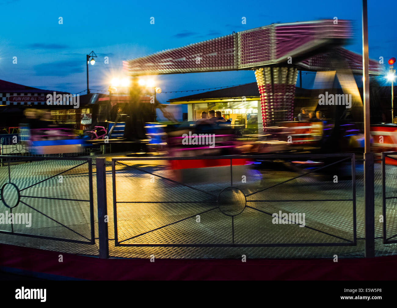 Festplatz Fahrt Unschärfe Stockfoto