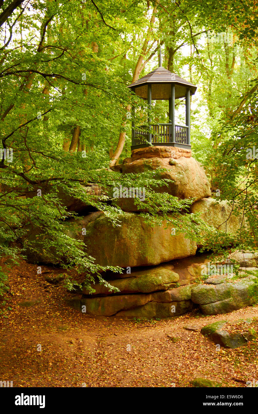 kleinen Pavillon im Herbst park Stockfoto