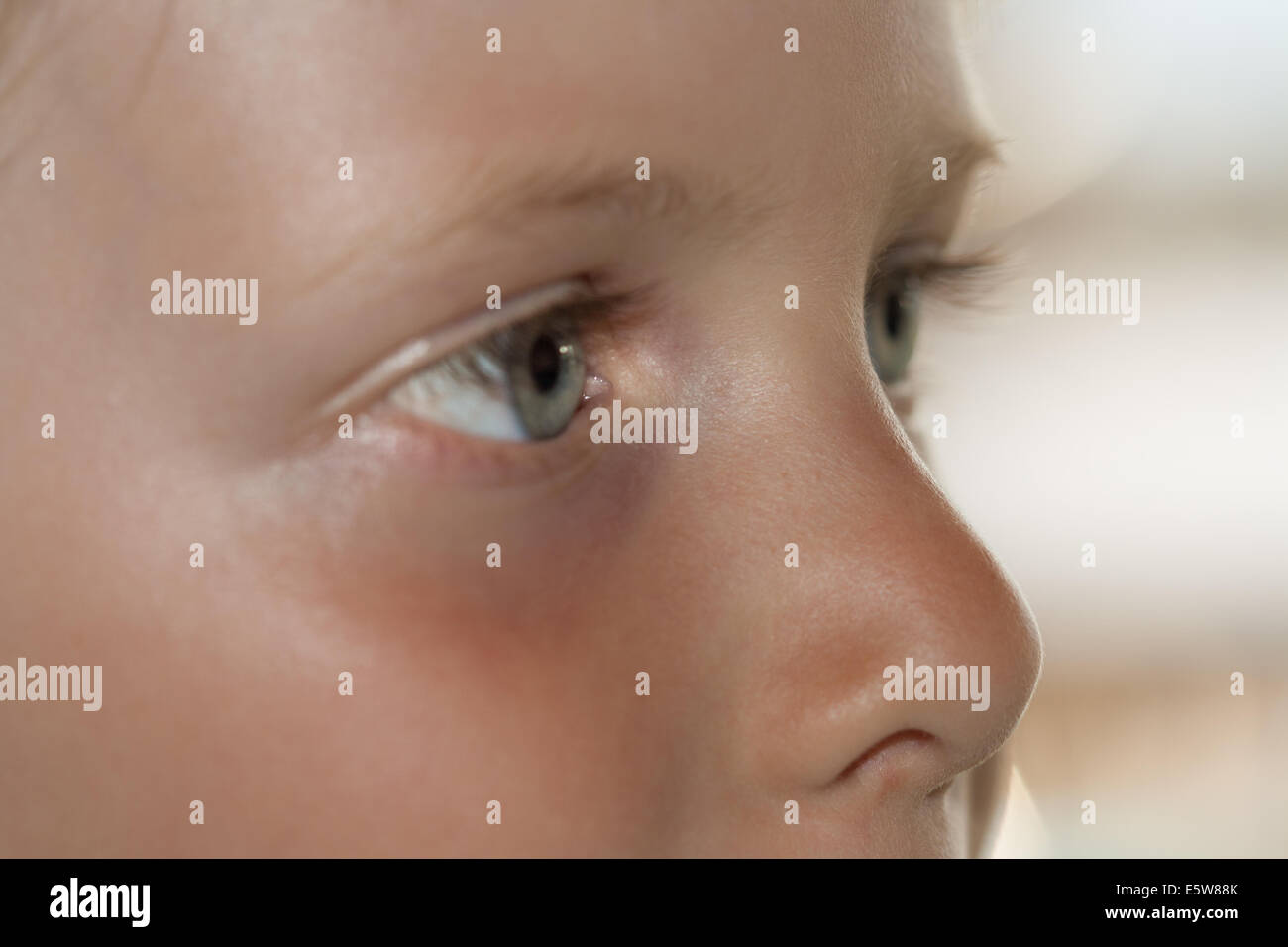 Nur ein Baby kann in die Zukunft sehen. Stockfoto