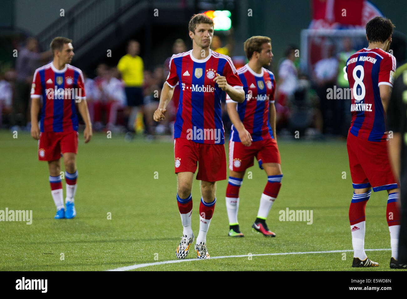 UNS. 6. August 2014.  THOMAS MUELLER (25) nimmt das Feld. Die MLS All-Stars spielen FC Bayern München in die MLS All-Star Game im Providence Park am 6. August 2014. Bildnachweis: David Blair/ZUMA Draht/Alamy Live-Nachrichten Stockfoto