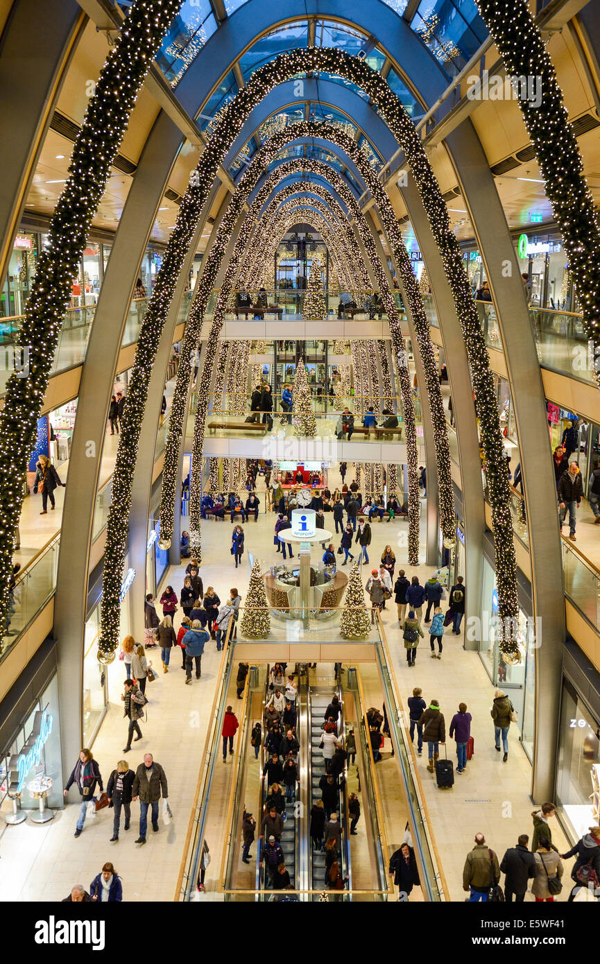 Einkaufszentrum dekoriert für Weihnachten, Europa Passage, Hamburg, Deutschland Stockfoto