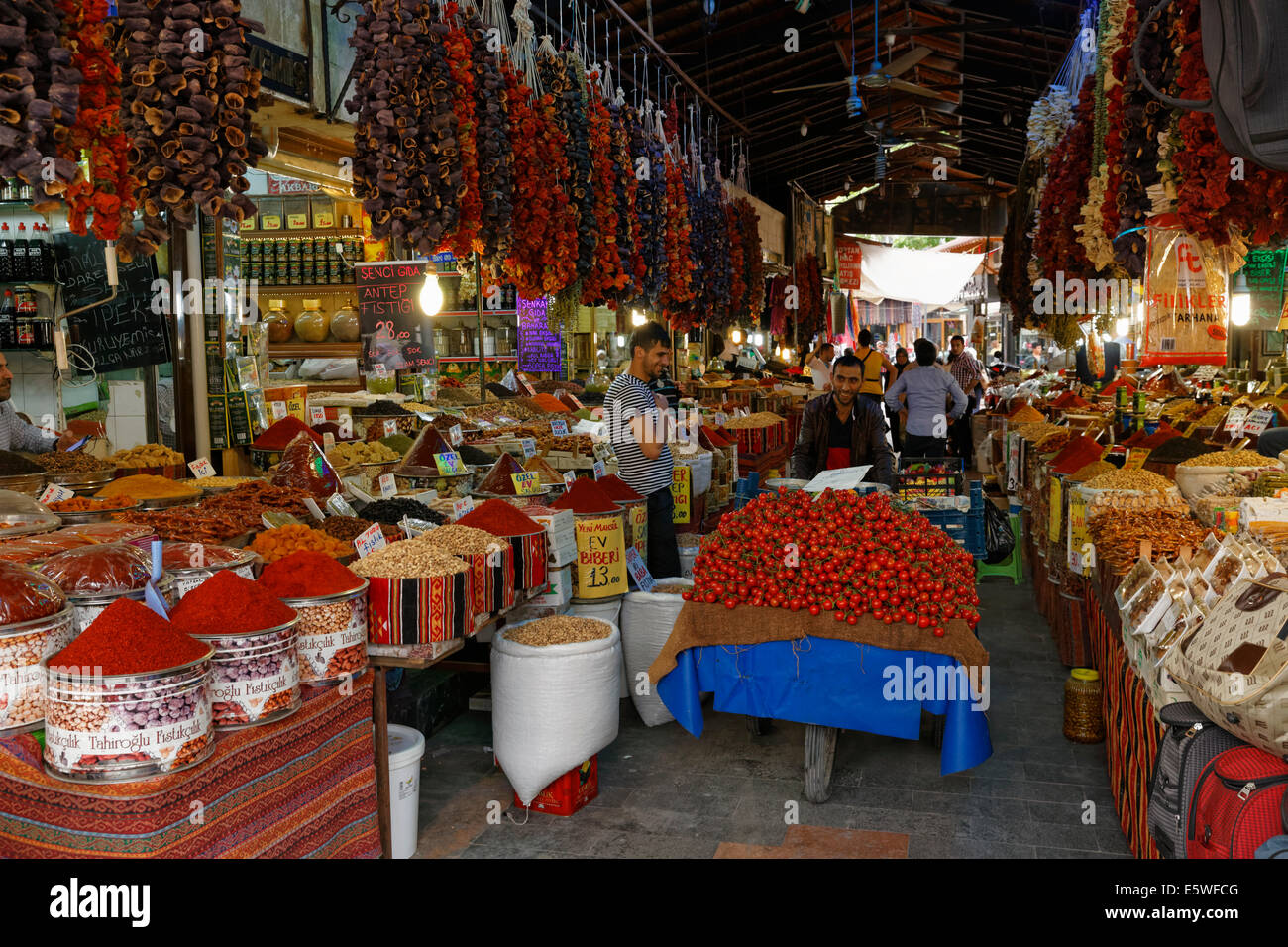 Mobilen Tomate Verkäufer im Basar, Basarviertel, Gaziantep, Südost-Anatolien-Region, Südostanatolien, Türkei Stockfoto