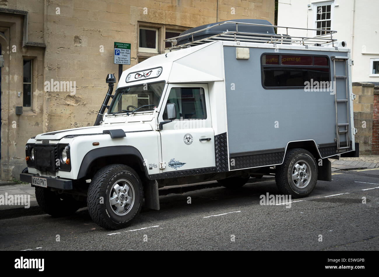 Ungewöhnliche Fahrzeug Vermittlung Zombie Outbreak Response Team Stockfoto