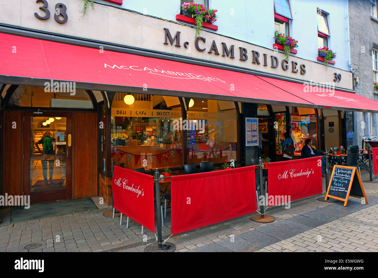 McCAMBRIDGE traditionelles Essen SHOP Fassade, GALWAY, Irland Stockfoto