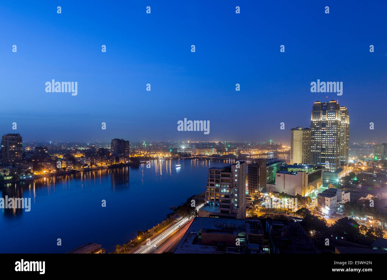 Kairo, Ägypten Skyline bei Nacht Stockfoto