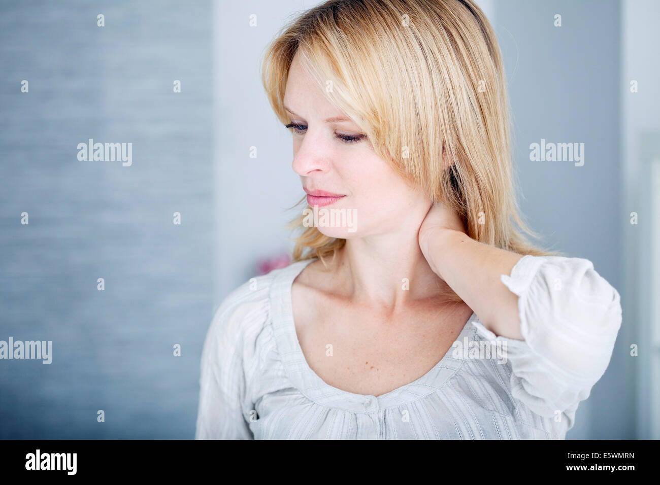 Zervikalgie in eine Frau Stockfoto