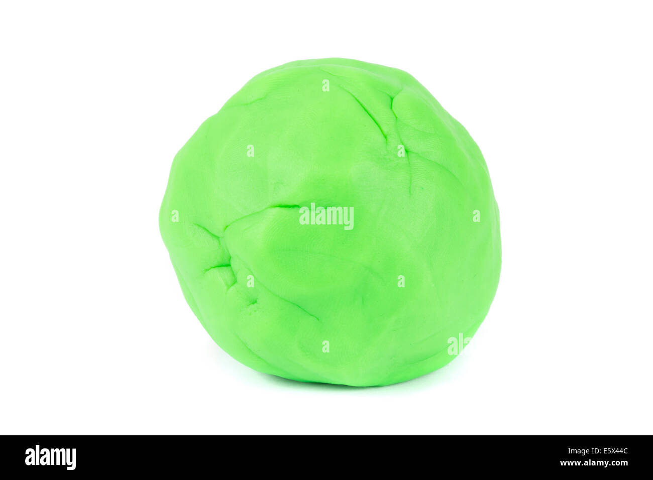 Ball der grünen Salzteig auf weißem Hintergrund Stockfoto