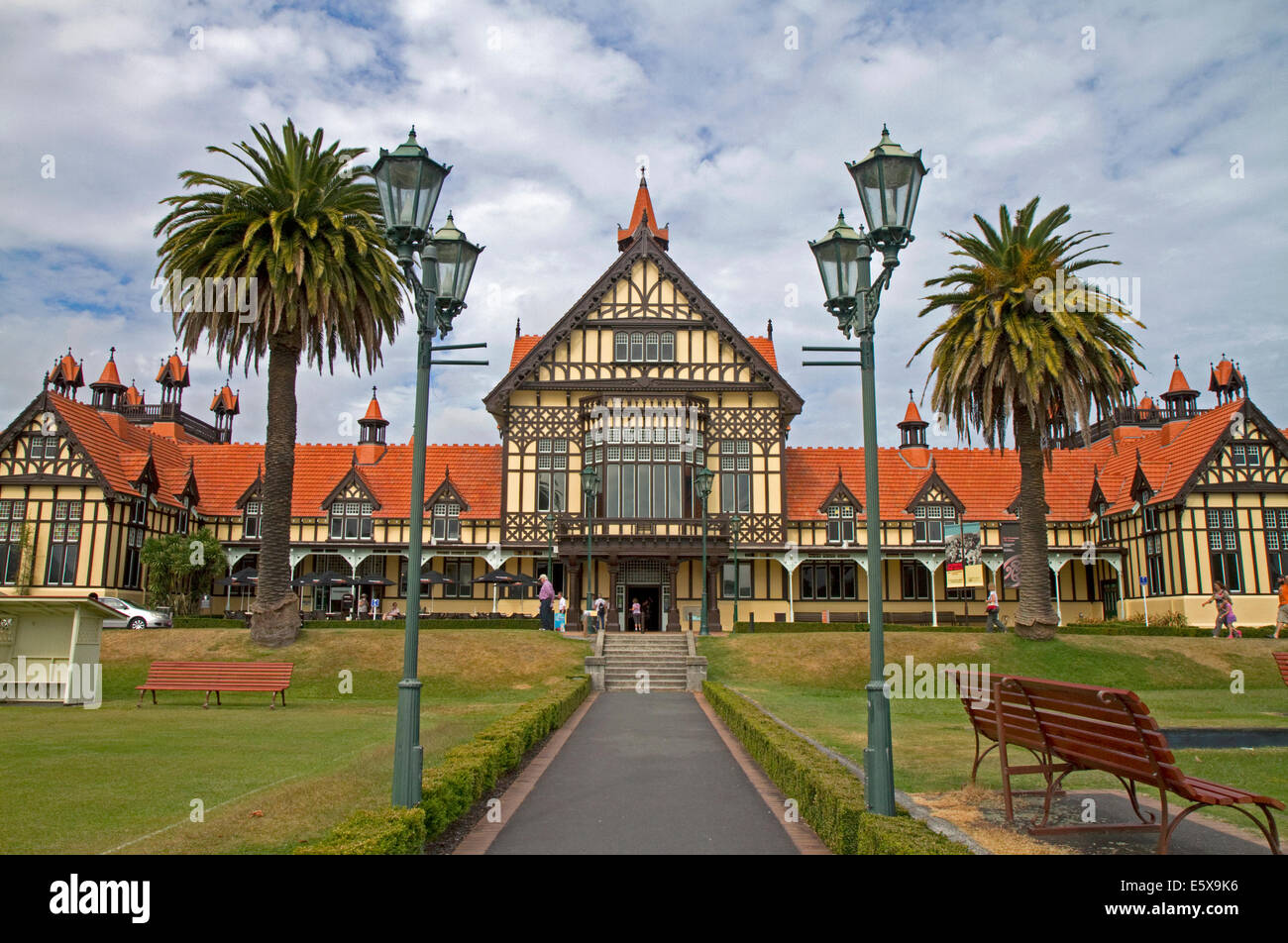 Die Rotorua Museum für Kunst und Geschichte befindet sich in der Regierung Gärten in Rotorua, Bay of Plenty, Nordinsel, Neuseeland. Stockfoto