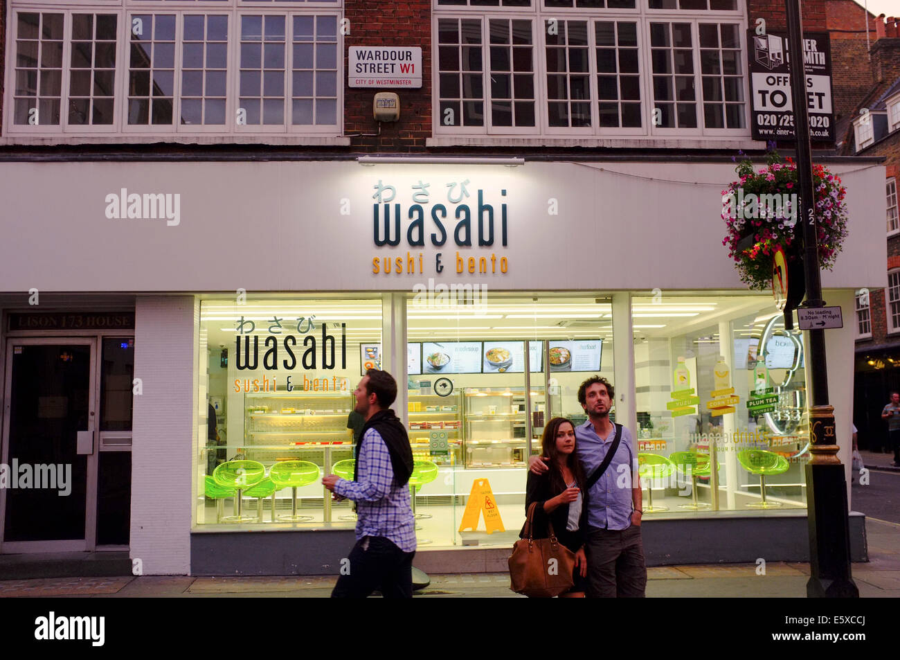 Wasabi Sushi & Bento japanischen Imbiss auf Wardour Street, Soho, London Stockfoto