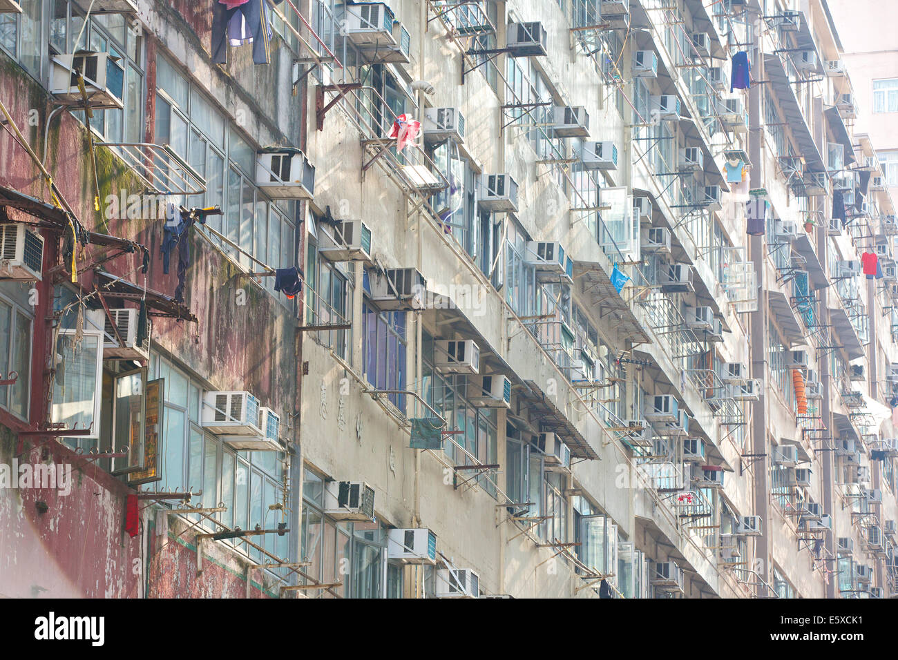 Dystopische Residential Apartment Gebäude in Chun Yeung Street, Hong Kong. Stockfoto
