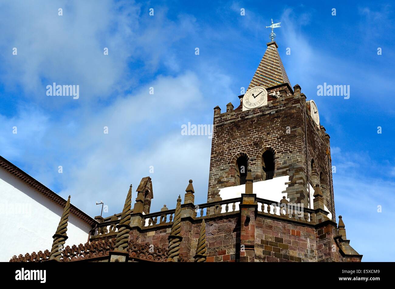 Turm der kathedrale von funchal Fotos und Bildmaterial in hoher