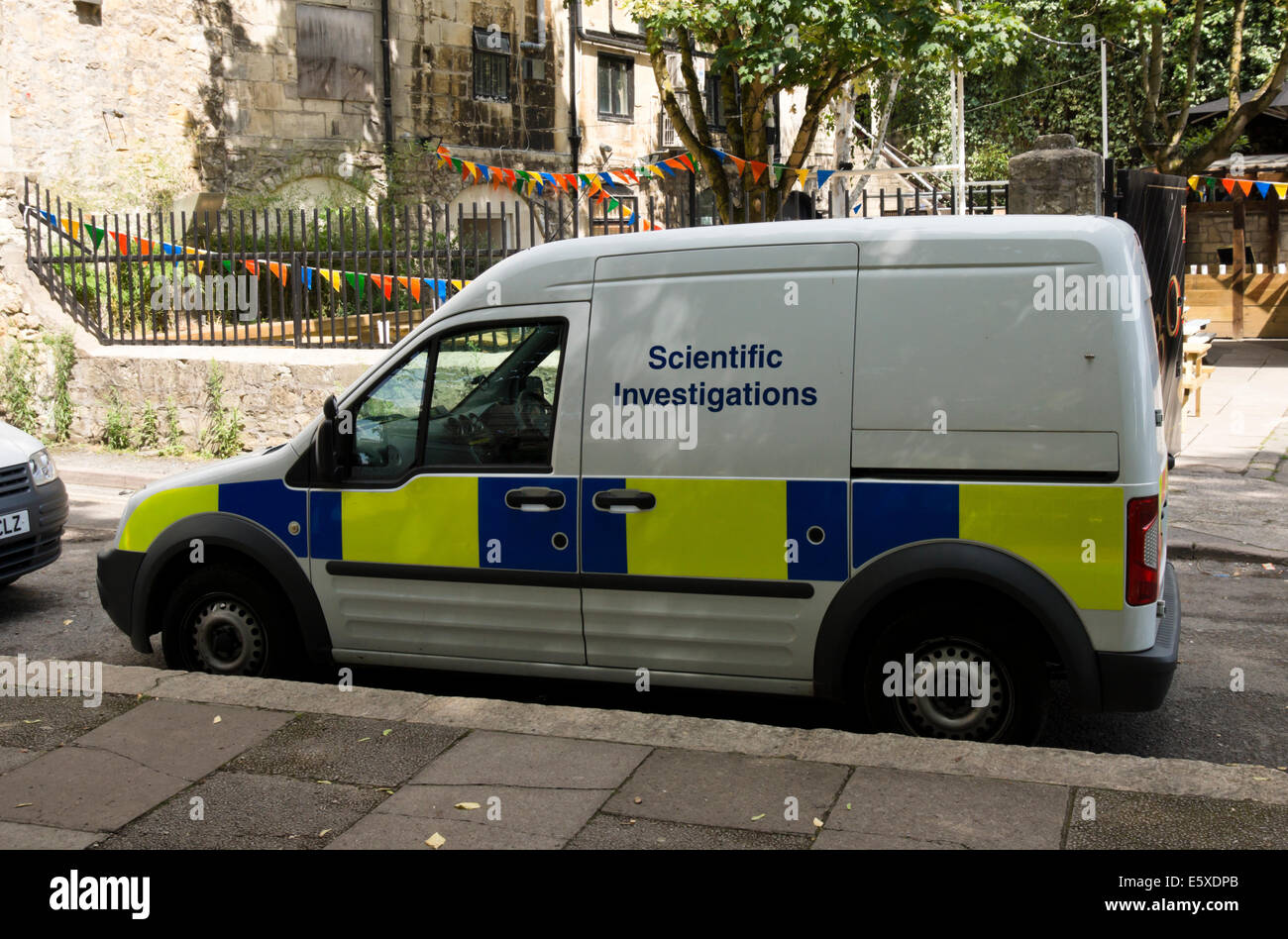 Eine Avon und Somerset Polizei wissenschaftliche Untersuchungen Van in Bath Somerset England. Stockfoto