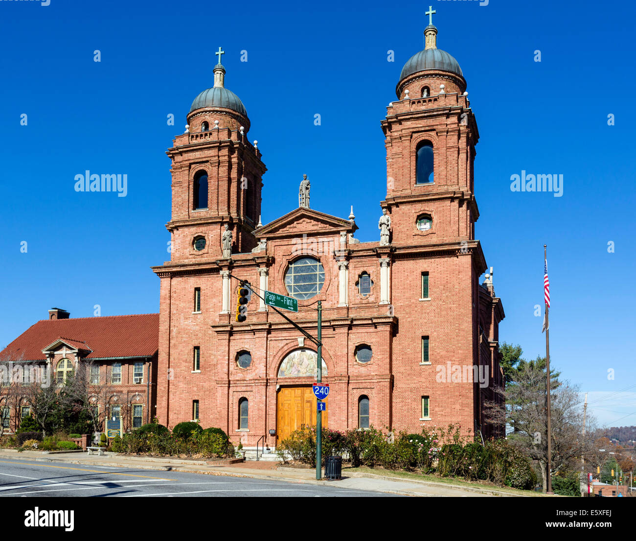 Die Basilica of St. Lawrence auf Haywood Street in der Innenstadt von Asheville, North Carolina, USA Stockfoto