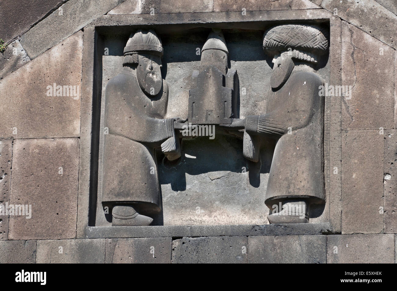 Hochrelief Darstellung Fürsten Smbat und Kyurike, Saint Nishan Kirche des Klosters Haghpat, Armenien Stockfoto
