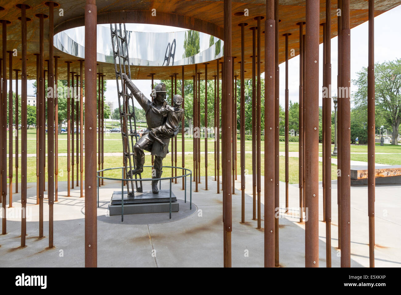Denkmal für Minnesota gefallenen Feuerwehrleute, Minnesota Zustand-Kapitol, St. Paul, USA. Stockfoto