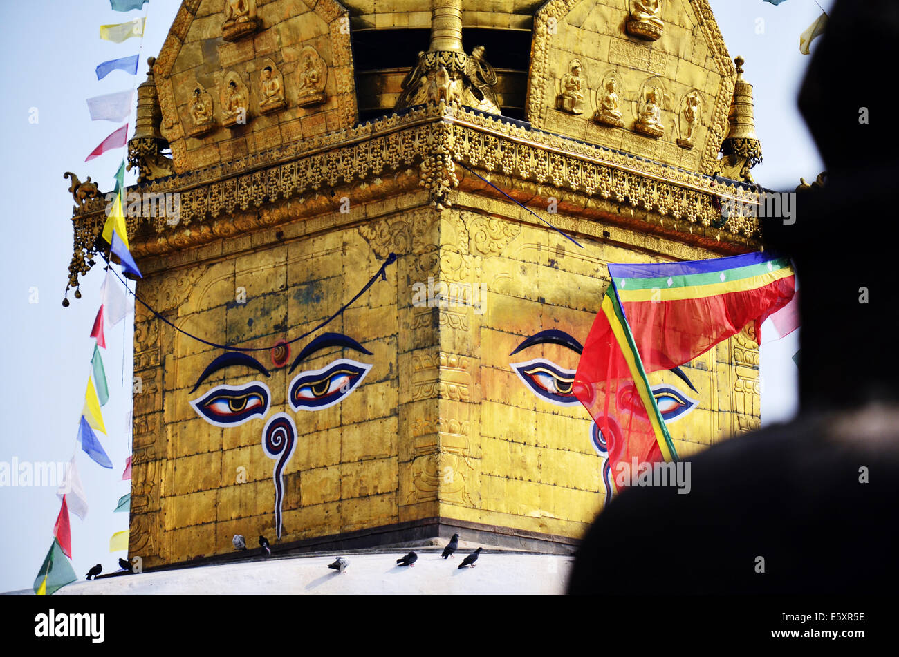 Buddhas Augen oder Weisheit auf Swayambhunath Tempel oder Affentempel - Heilige asiatischen religiöses Symbol in Kathmandu-Nepal Stockfoto