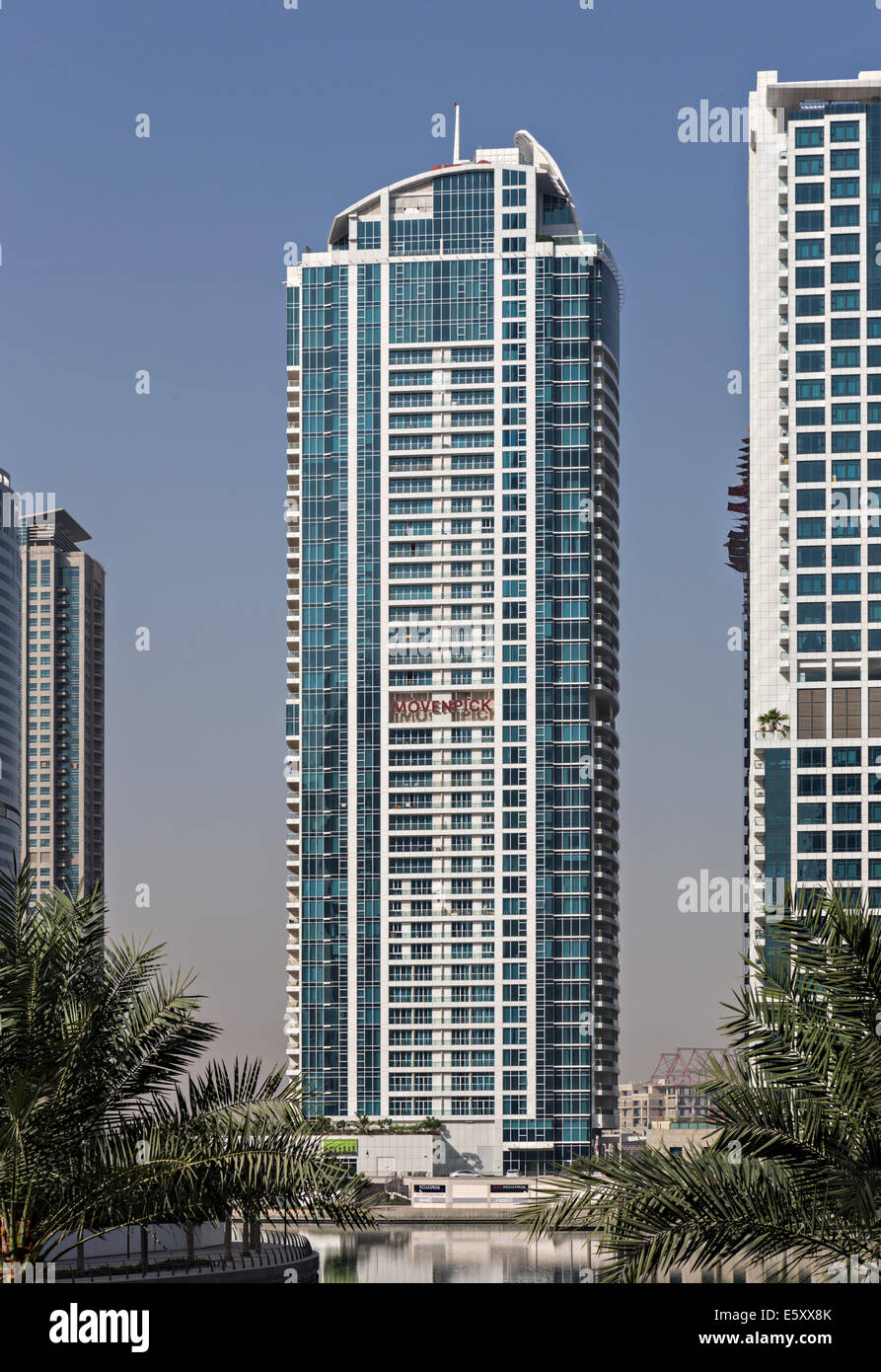Mövenpick Hotel Jumeirah Lakes Towers Stockfotografie Alamy