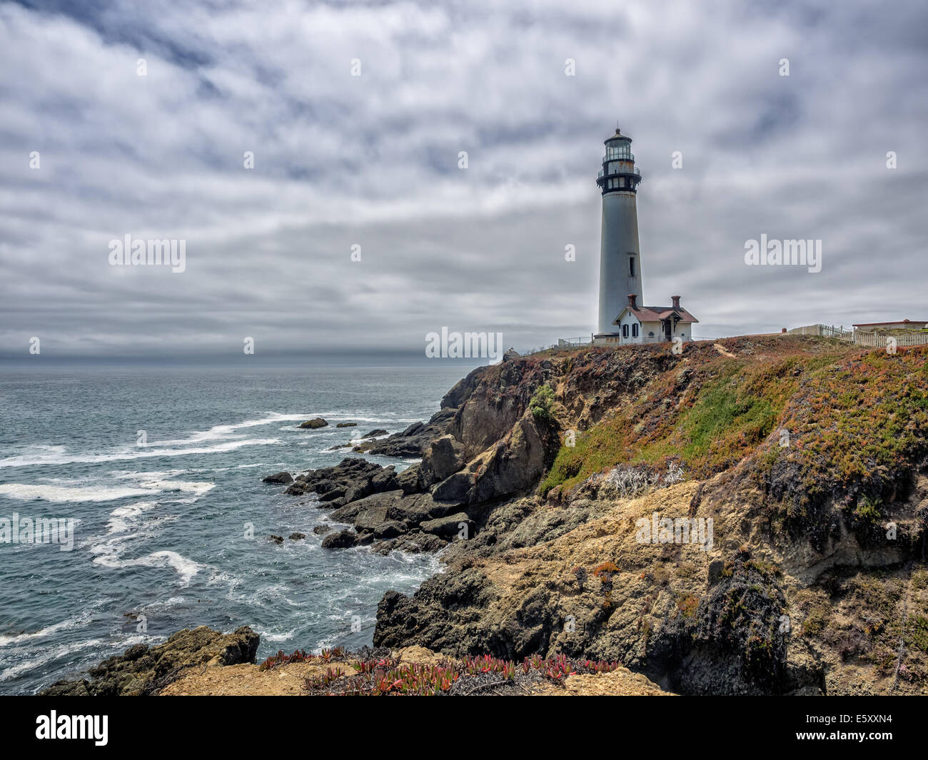 Kalifornien Pigeon point Leuchtturm in Cabrillo Highway Küstenstraße State Route 1 Stockfoto