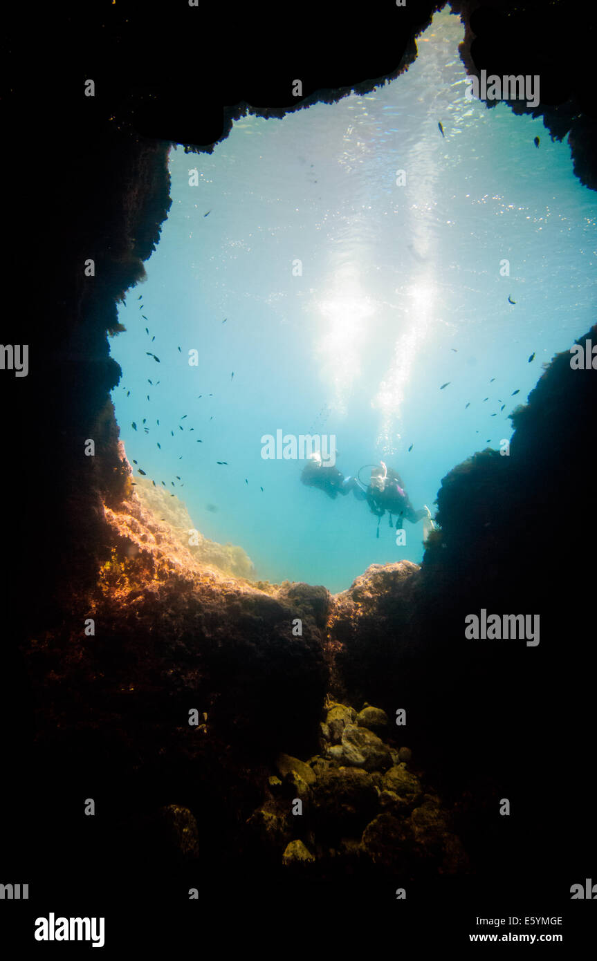 Taucher Tauchen hell blaue Mittelmeer Stockfoto