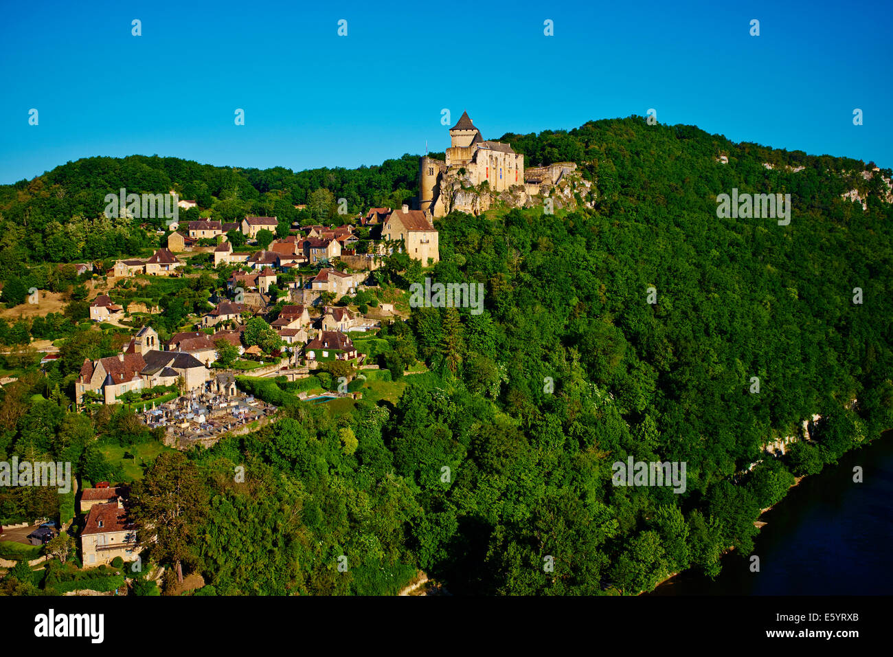 Frankreich, Aquitaine, Dordogne, Perigord Noir, Castelnaud Schloss, Castelnaud la Chapelle, Dordogne-Tal und Fluss Dordogne Stockfoto