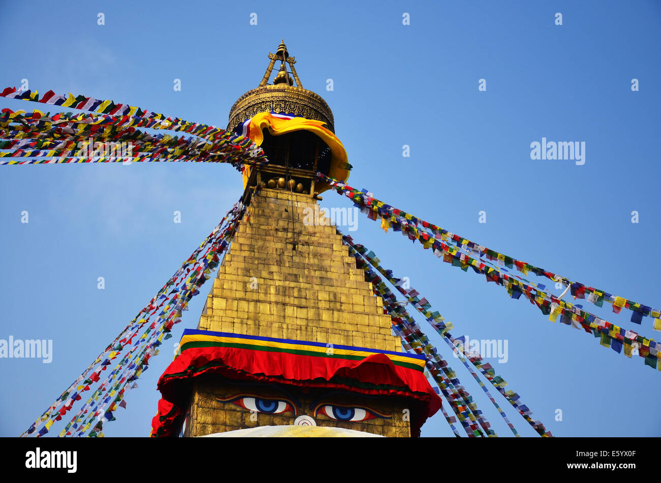 Boudhanath oder Bodnath Stupa mit Buddha-Augen oder Weisheit ist die größte Stupa in Kathmandu-Nepal Stockfoto