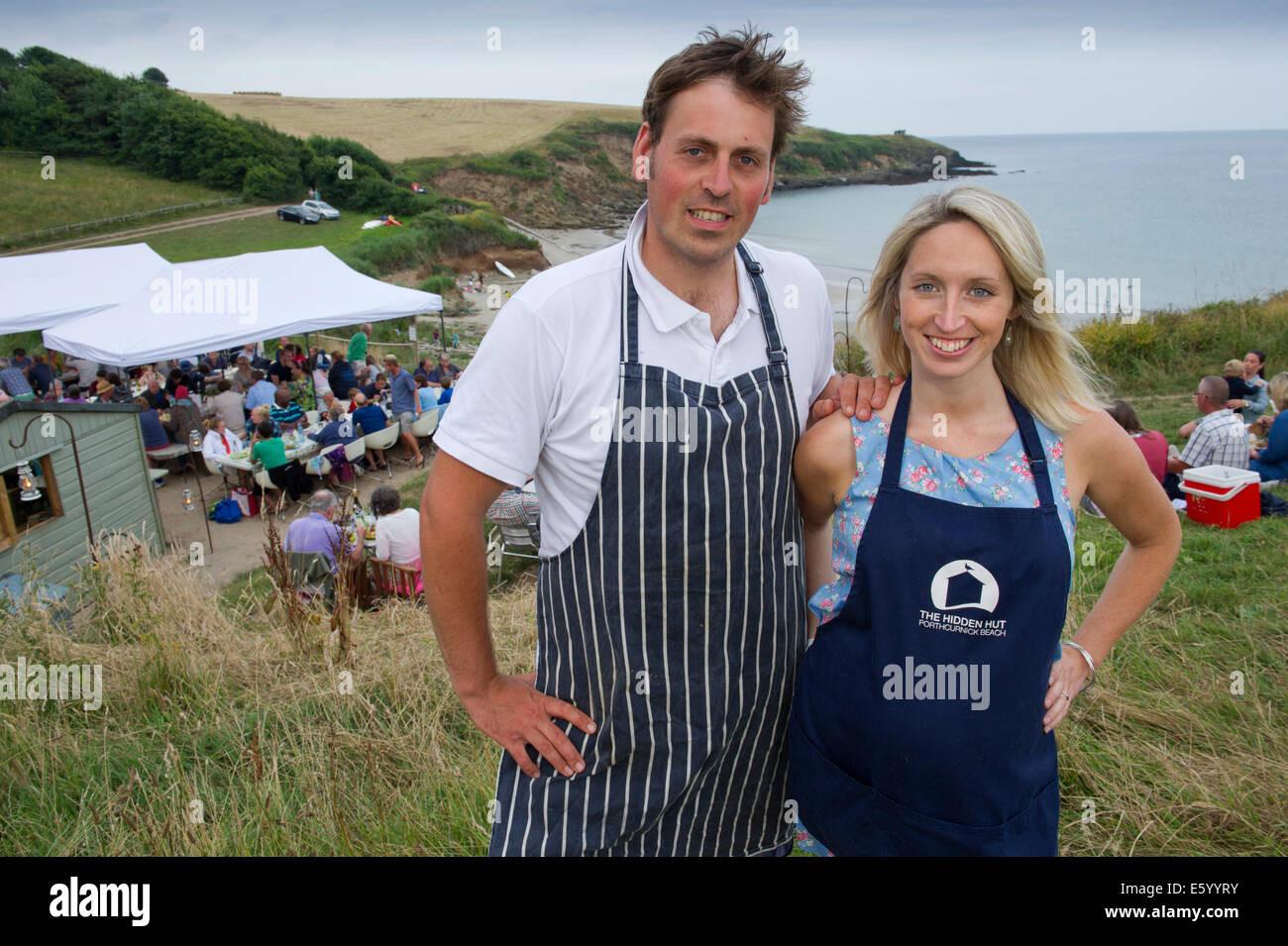 Versteckt, Hütte, Portcurnick Strand, Cornwall, UK, ein Strandcafé und Restaurant, welche hosts'feast Übernachtungen, hier ist es Curry night.a UK Stockfoto