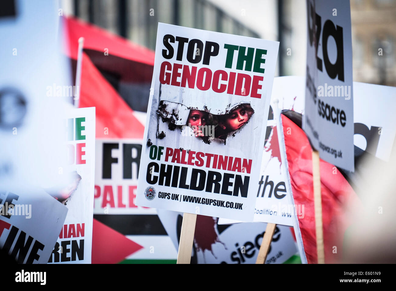 Portland Place, London, 9. August 2014.  Plakate, fordern ein Ende der Gewalt in Gaza empor zu einem Protest in London statt.  Fotograf;  Gordon Scammell/Alamy Live-Nachrichten Stockfoto