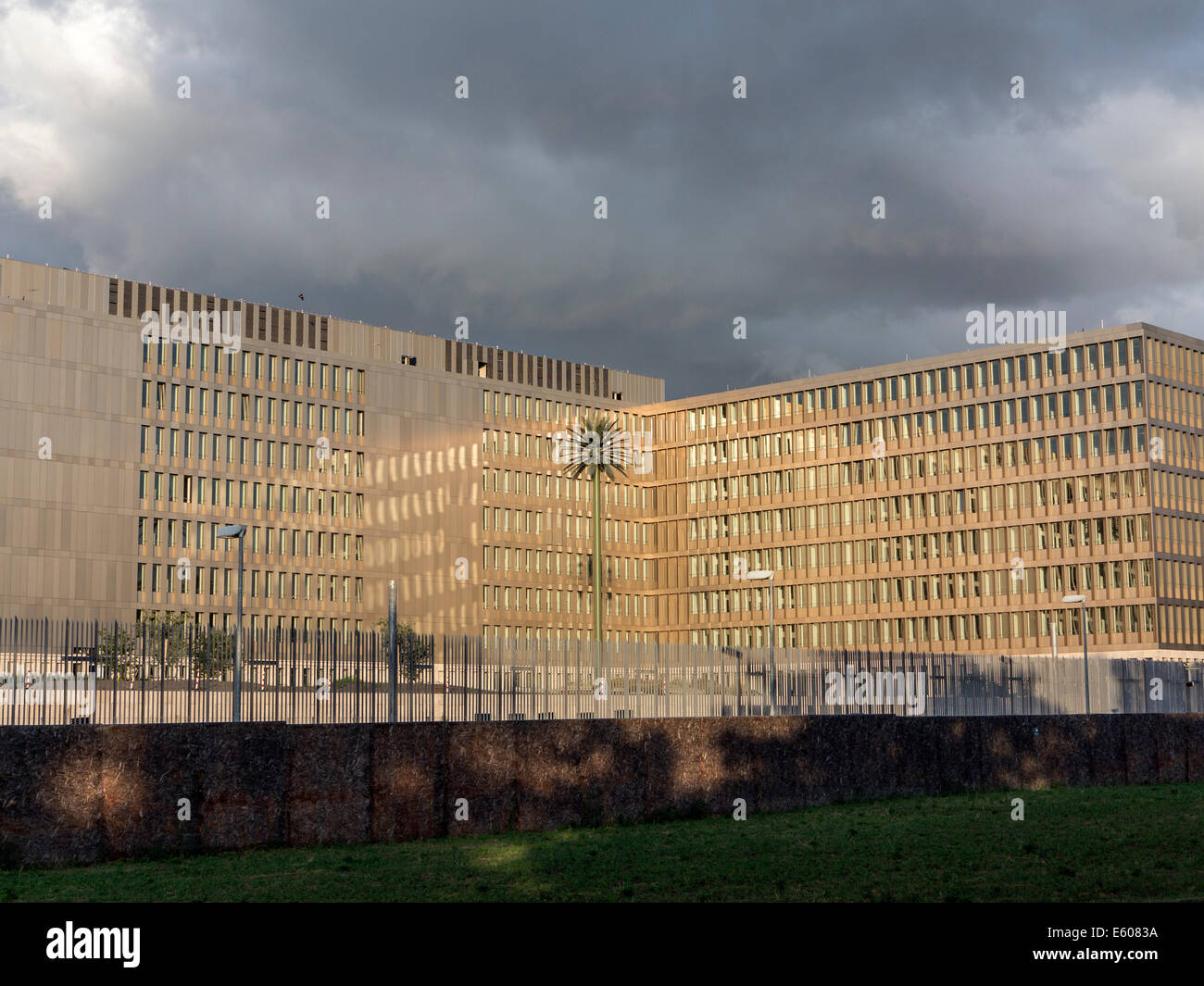 Bnd headquarters berlin Fotos und Bildmaterial in hoher Auflösung Alamy