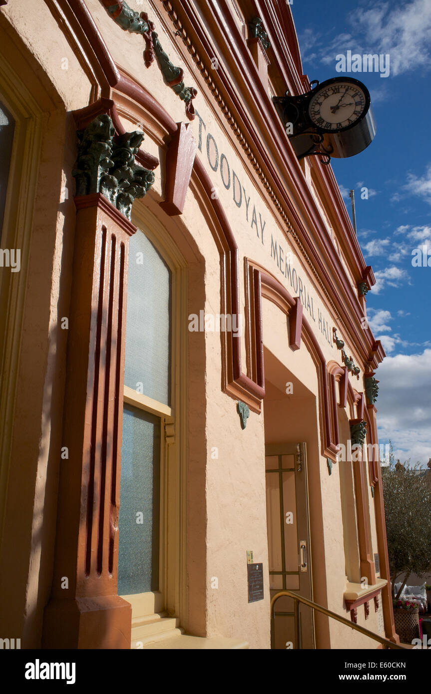 Toodyay Memorial Hall ist ein denkmalgeschütztes Gebäude auf Stirling Terrasse in Toodyay, Western Australia. Stockfoto
