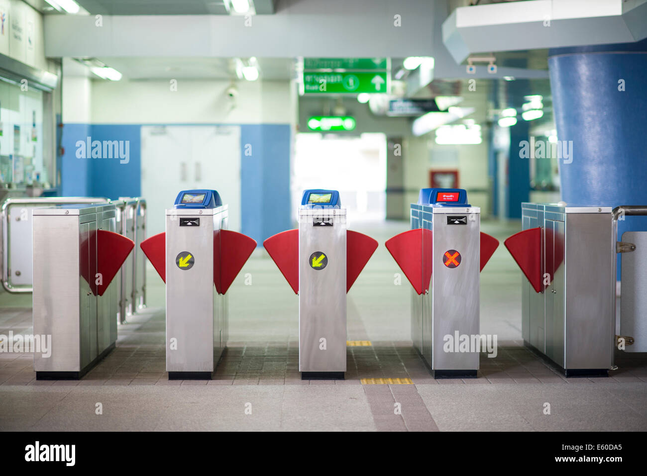 U-Bahn-Tor Stockfoto