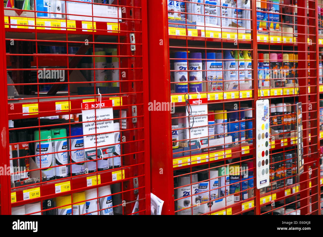 Bunnings ist ein nationaler DIY-Einzelhändler im Besitz von Wesfarmers, es verkauft Werkzeuge, Holz, Ausrüstung für Bauherren und Hausbesitzer, Farbe weggesperrt, Sydney Stockfoto