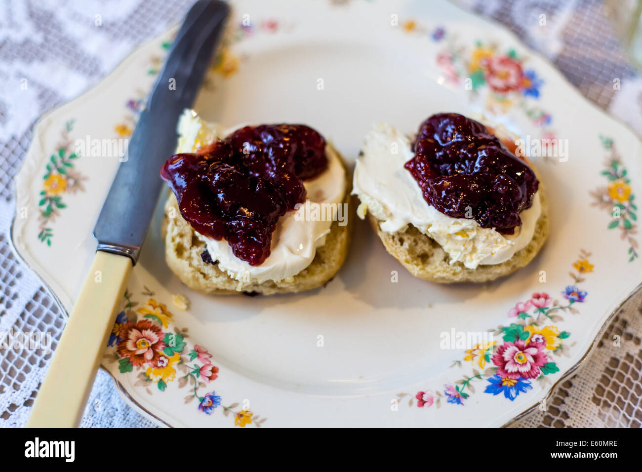 Scones marmelade -Fotos und -Bildmaterial in hoher Auflösung – Alamy Scones marmelade -Fotos und -Bildmaterial in hoher Auflösung – Alamy