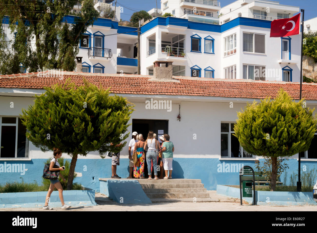 Bargilya, Muğla, Türkei--trotz der Hitze und Sommer Ferienzeit, Menschen auftauchen, um für die türkischen Präsidentschaftswahlen am 10. August 2014 zu stimmen. Foto: Bikem Ekberzade Stockfoto