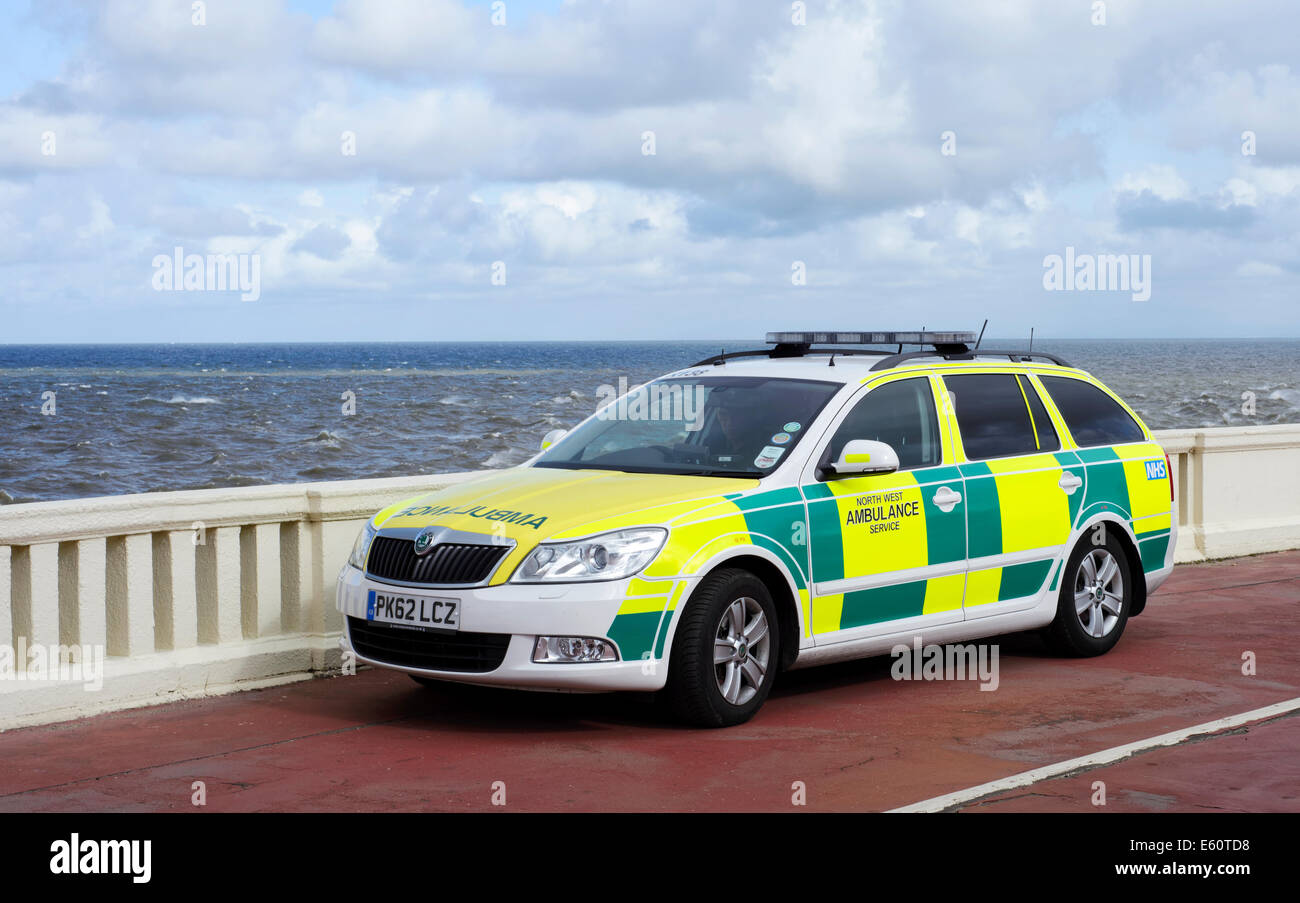 Sanitäter schnelle Reaktion des Fahrzeugs an der Küste in Blackpool, Lancashire, Großbritannien Stockfoto