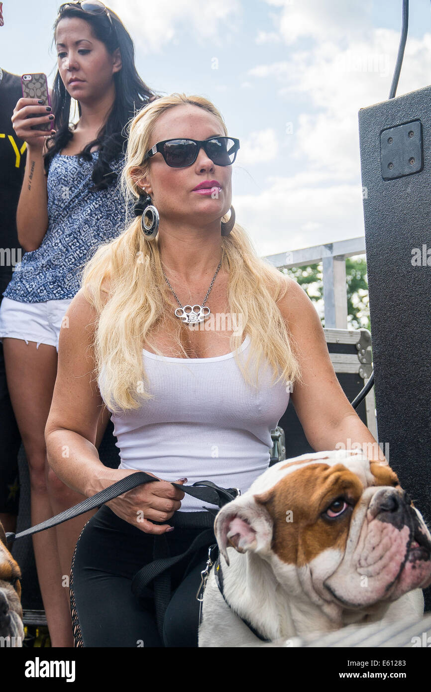 Coco austin Fotos und Bildmaterial in hoher Auflösung Seite 2 Alamy