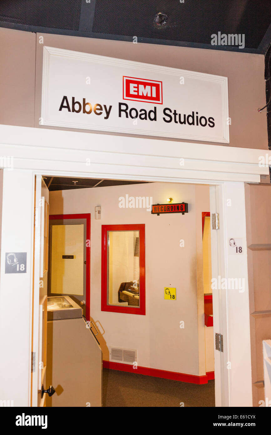 England, Merseyside, Liverpool, Albert Dock, die Beatles Story, neu erstellte Abbey Road Studios Stockfoto