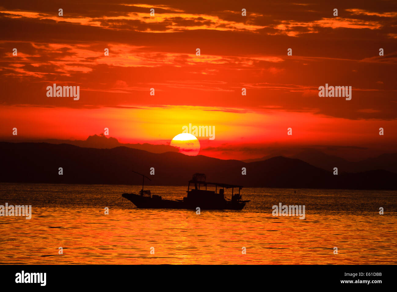 Sonnenuntergang am Strand von Co zu Island, Vietnam Stockfoto