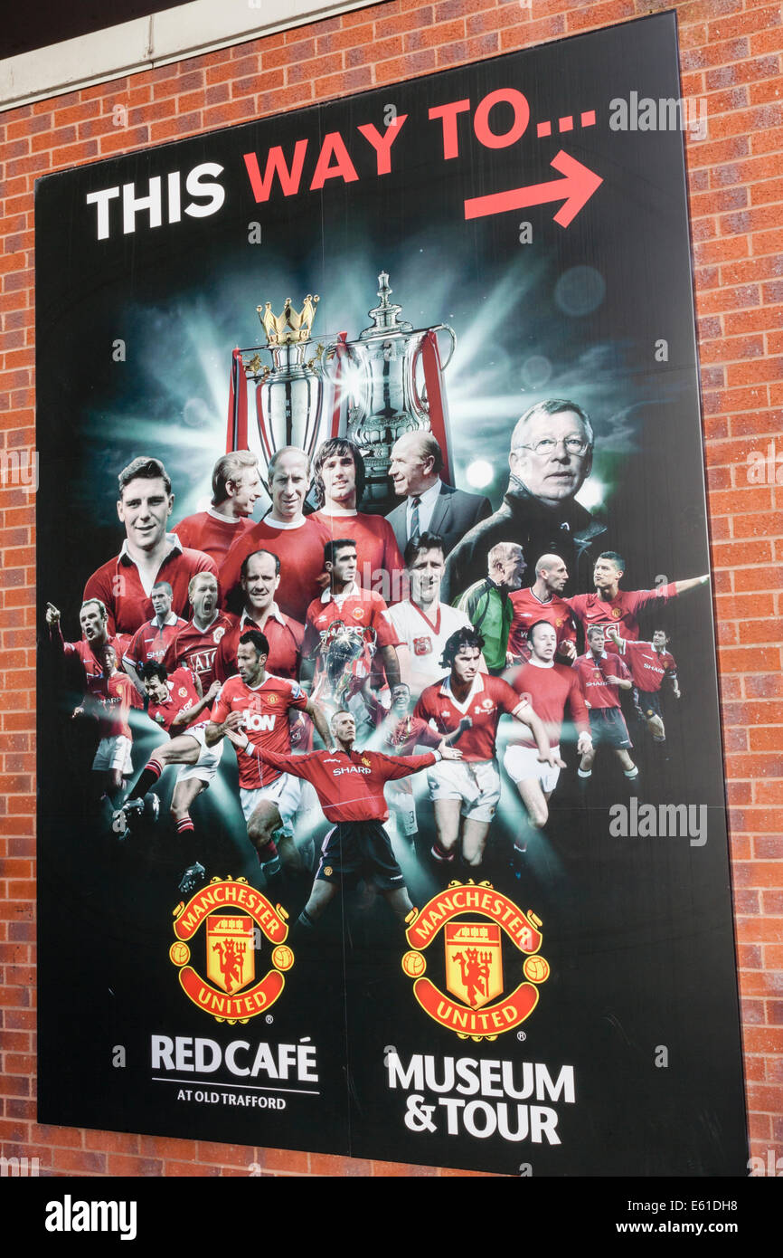 England, Manchester, Salford, Fußballstadion Old Trafford, Museum und Tour-Poster Stockfoto