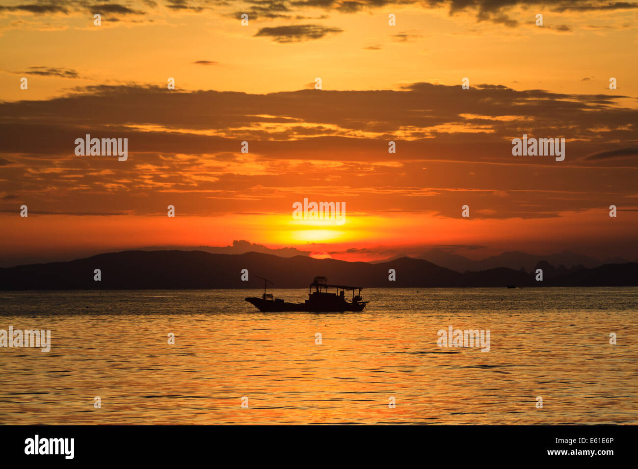 Sonnenuntergang am Strand von Co zu Island, Vietnam Stockfoto