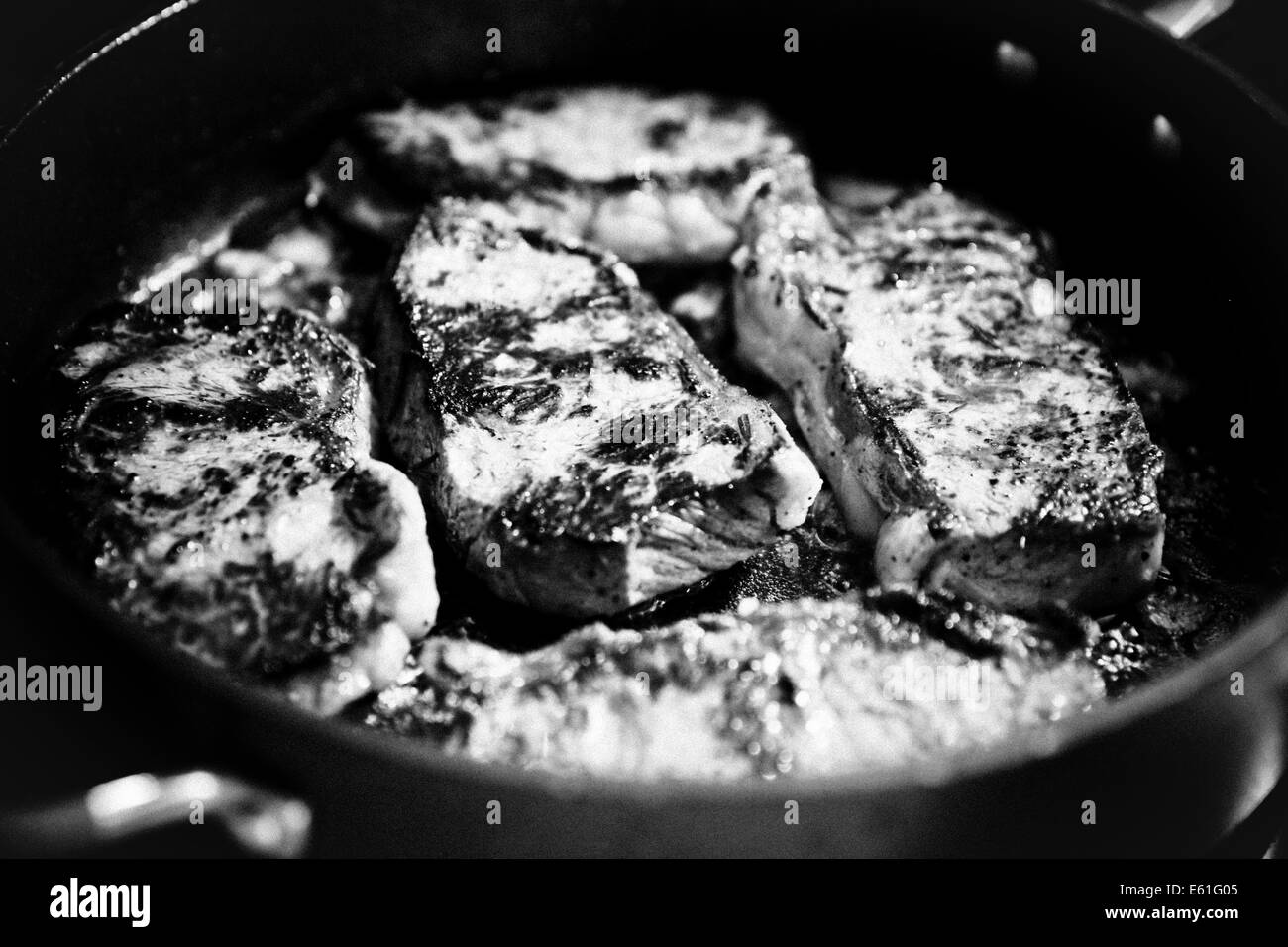 Gegrilltes Steak Pfanne gekocht Fleisch, Rindfleisch gebraten hautnah Stockfoto