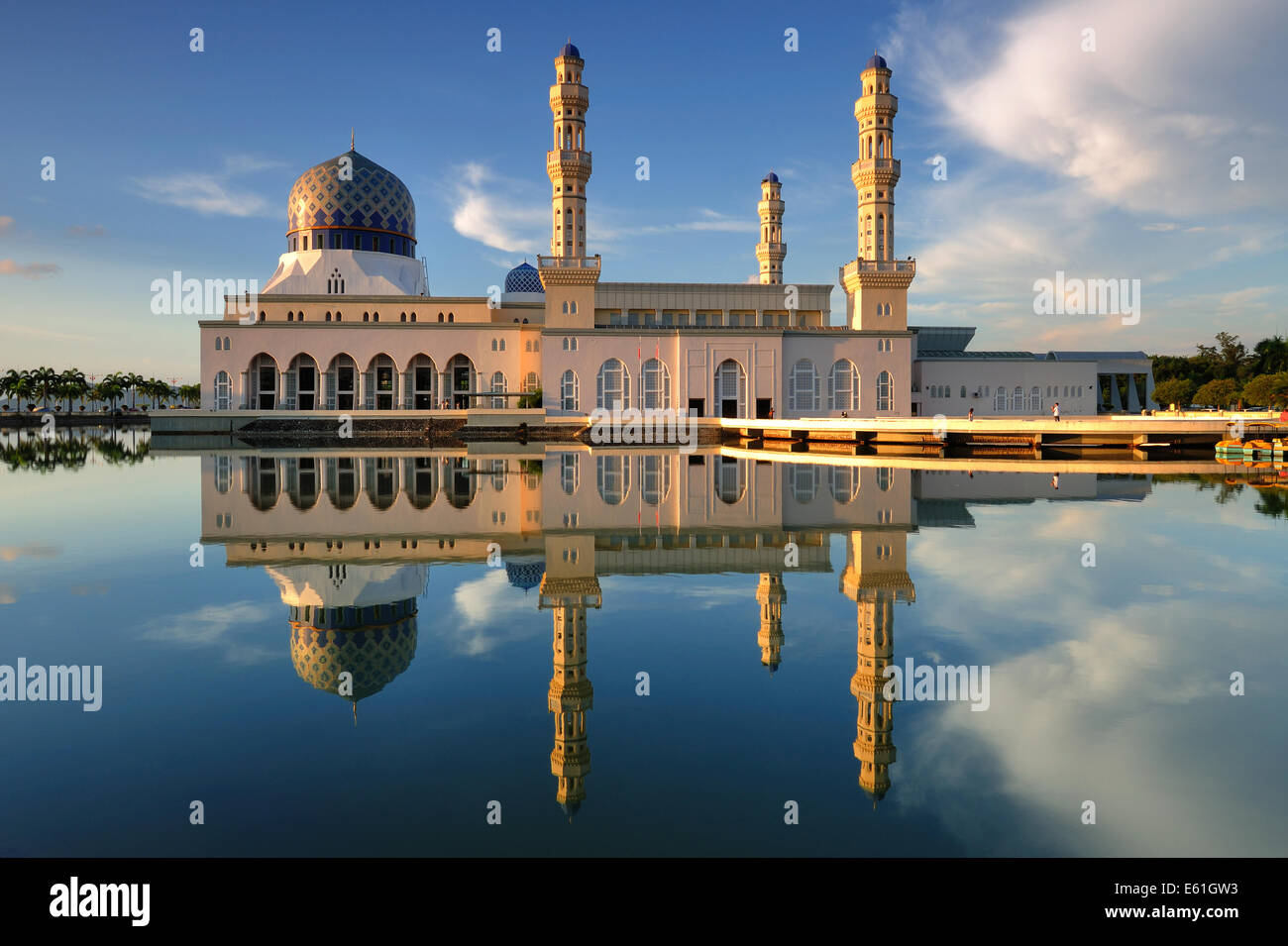 Kota Kinabalu Stadt schwimmende Moschee, Sabah Borneo Ost-Malaysia Stockfoto